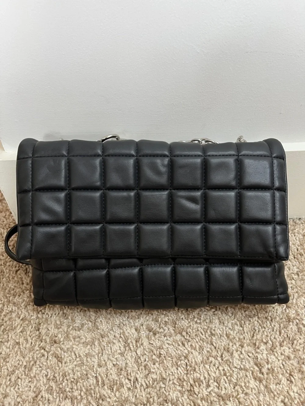 HOUSE OF WANT HOW Black Vinyl Quilted Purse with Chain Handle